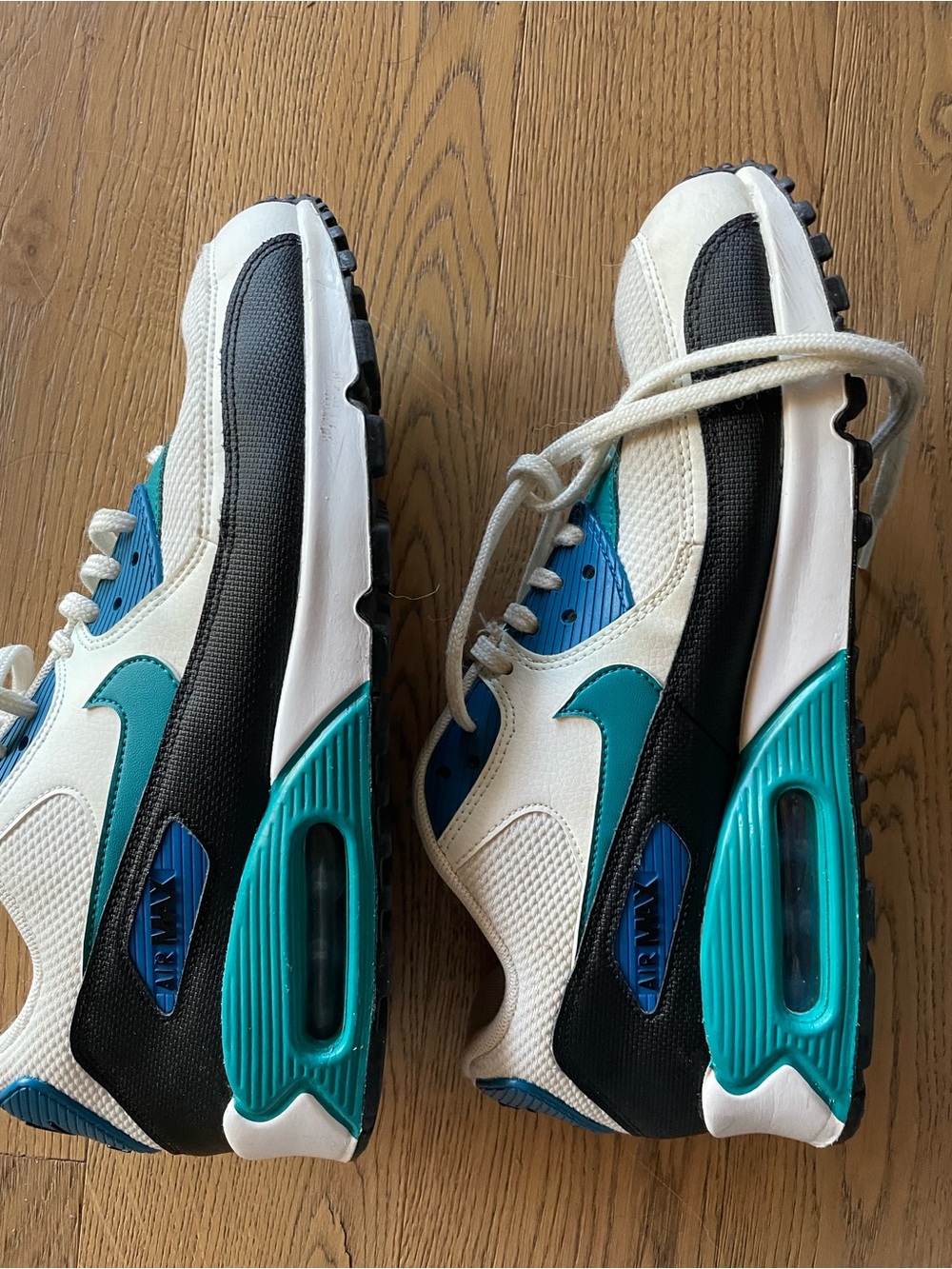 Nike Womens Air Max Sneakers - White/Black/Teal/Blue